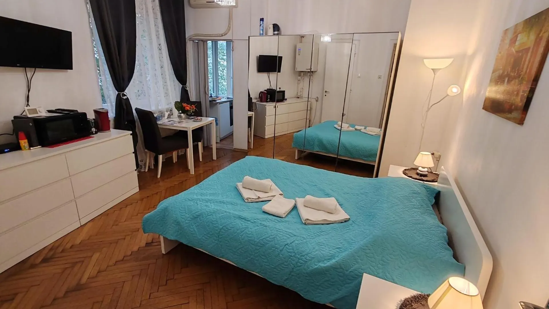 Studio Ultracentral Universitatea Bucharest 0*,