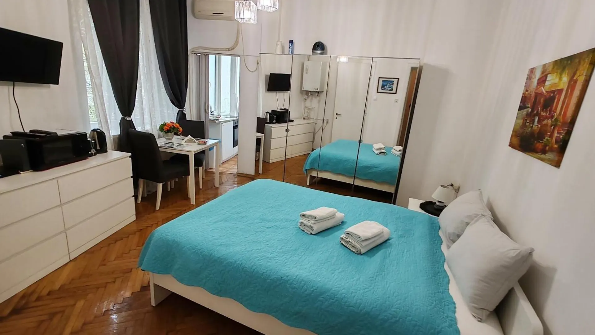 Studio Ultracentral Universitatea location